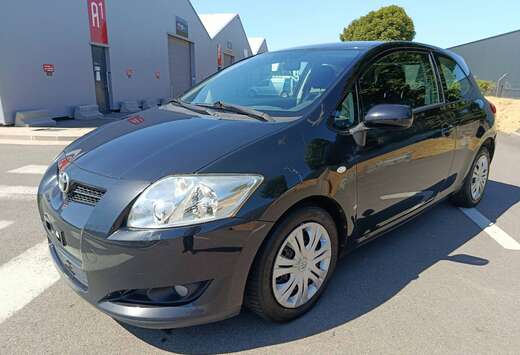 Toyota Auris 1.4 D-4D Linea Luna