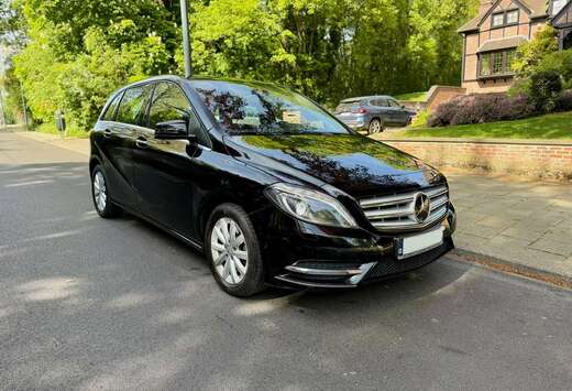 Mercedes-Benz B 180