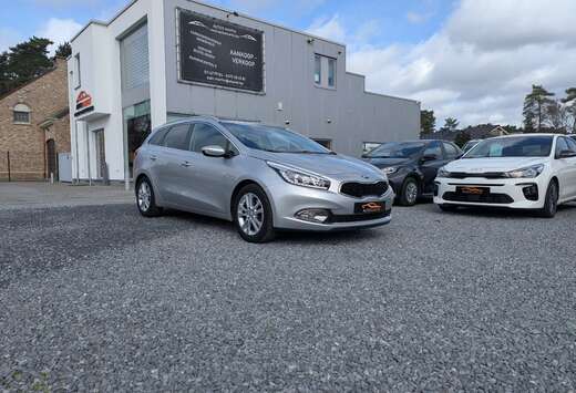 Kia 1.4i World Edition  CAMERA  NAVI  HANDSFREE