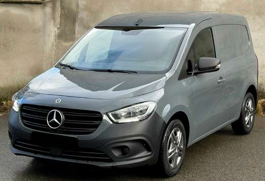 Mercedes-Benz 1.4 CDI 110 / 2022 / Automaat / Camera