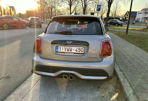 MINI Aut. Essential Trim