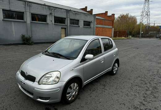 Toyota 1.3i airco avec contrôle technique ok