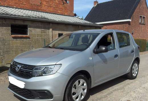 Dacia 11.000 KM In Nieuwstaat