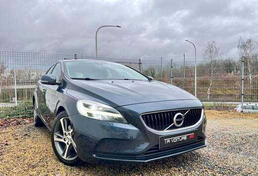 Volvo 2.0 D2 Momentum FULL-LED/NAVI/TOIT-PANO/PDC/CRU ...