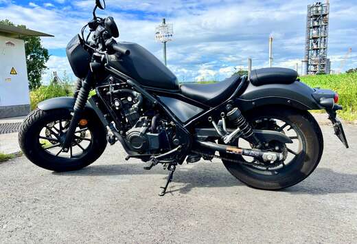Honda REBEL