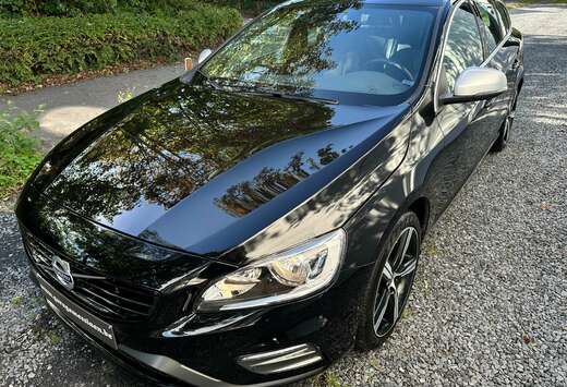 Volvo V60 2.0 T3 Momentum R-Design