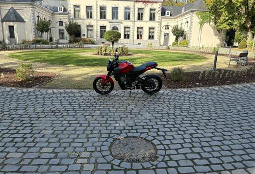 Honda CB125R