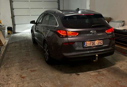 Hyundai SW 1.4 T-GDi Sky DCT