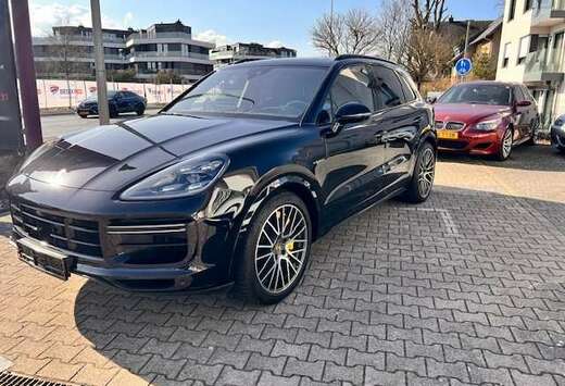 Porsche Turbo S E-Hybrid Tiptronic S