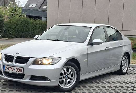 BMW 320i 150ch Confort