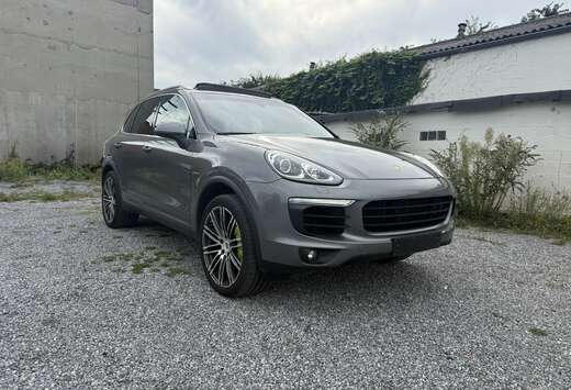 Porsche 3.0i V6 Hybrid Tiptronic S