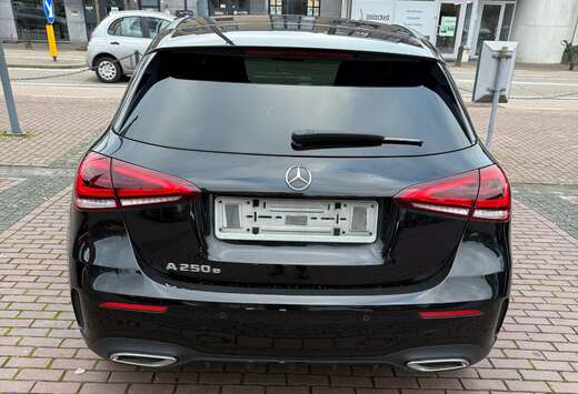 Mercedes-Benz A 250 e 8G-DCTAMG Line