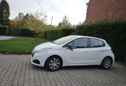 Peugeot 208 1.2i PureTech Like S