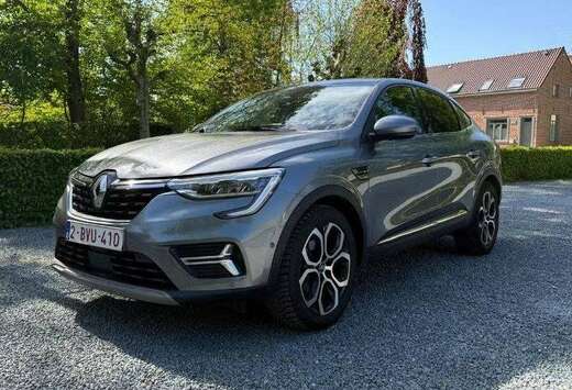 Renault Arkana E-TECH 1.6i Corporate Edition