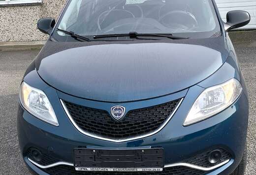 Lancia Lancia Upsilon 1200 essence Cng 100000 km 2016