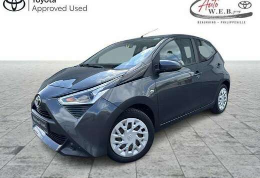 Toyota 1.0 essence 5MT x-play avec Climatisation