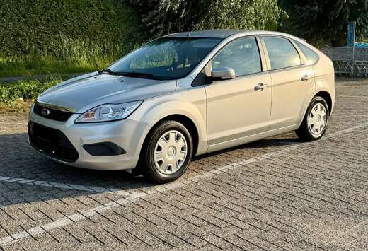 Ford 1.4i  Airco  CarPlay  Gekeurd voor Verkoop