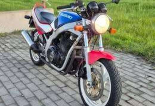 Suzuki E