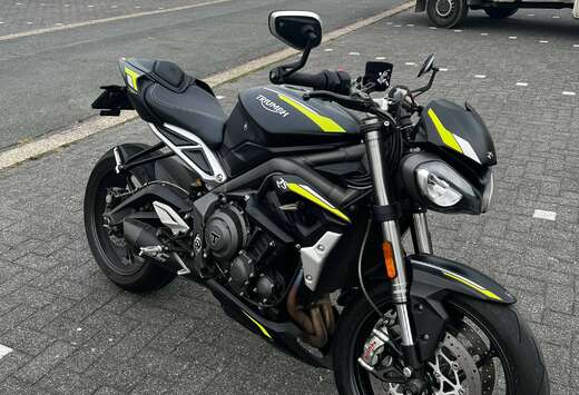 Triumph RS