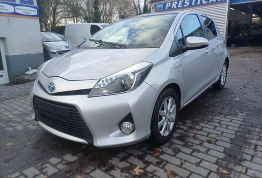 Toyota TOYOTA YARIS HYBRID 1.5L