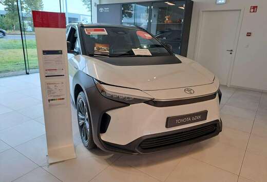 Toyota 71.4 kWh 2WD Style Plus