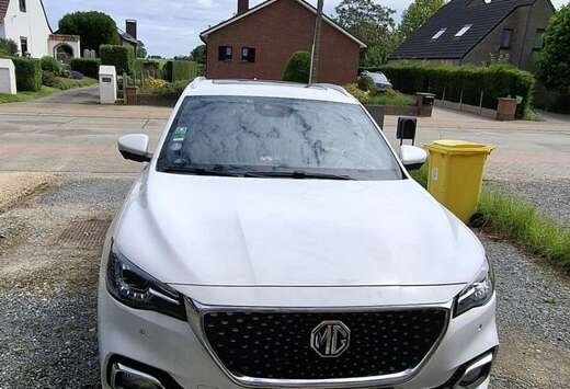 MG PHEV Luxury