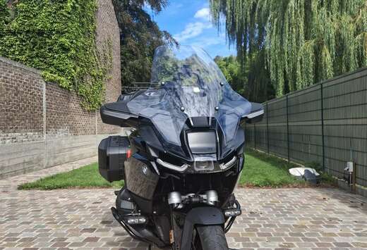 BMW triple black