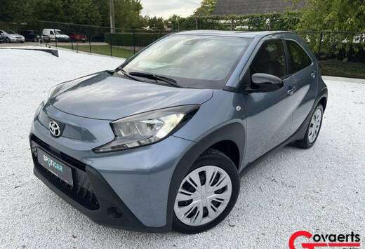 Toyota X play+cam+apple carplay&android