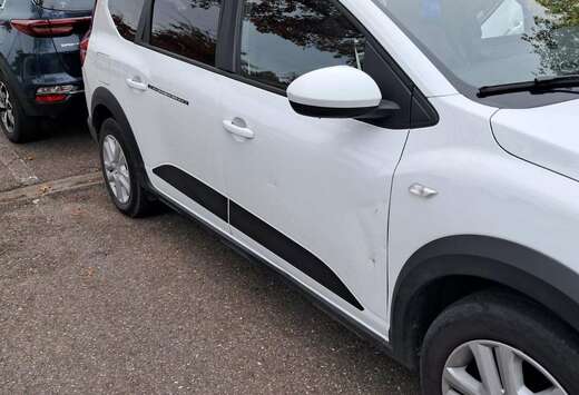 Dacia Hybrid 140 (7-Sitzer) Expression