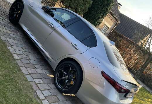 Alfa Romeo 2.0 T AWD Veloce TI