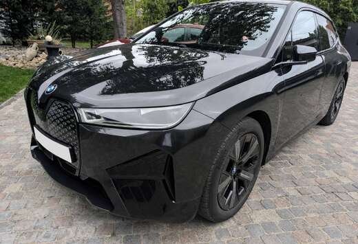 BMW iX 76.6 kWh xDrive40