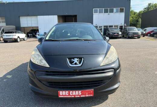 Peugeot Peugoet 207 1.4i benzine/panoramische dak