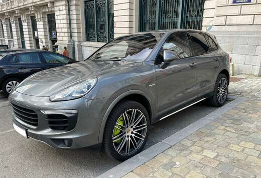 Porsche 3.0i V6 PHEV S Tiptronic (306 kW)