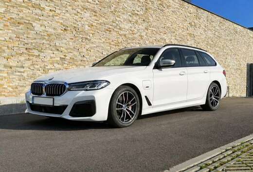 BMW BMW 530e Touring xDrive M-Pack  PANO  HUD  ACC  F ...
