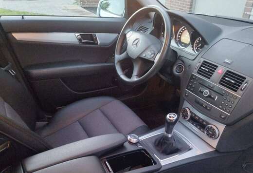 Mercedes-Benz C 180 Kompressor BlueEFFICIENCY