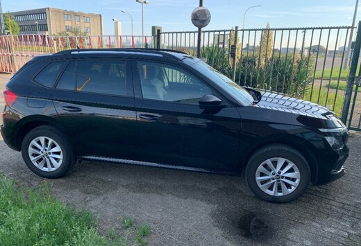 Zwarte Skoda Kamiq 1.0 115PK