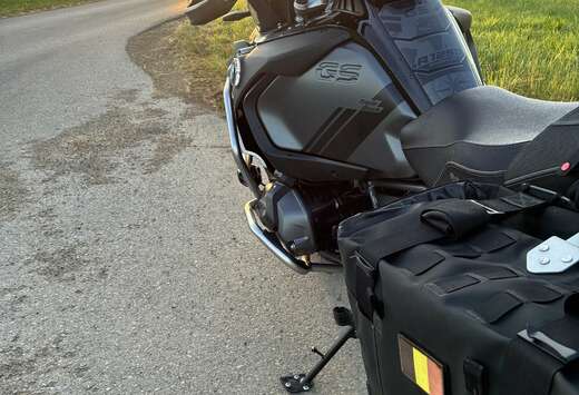 BMW Trippel Black