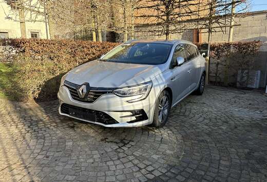 Renault E-Tech plug in hybrid 160ch Intens