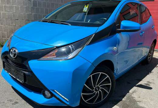 Toyota 1.0i VVT-i x-music + CAR-PASS + CLIM