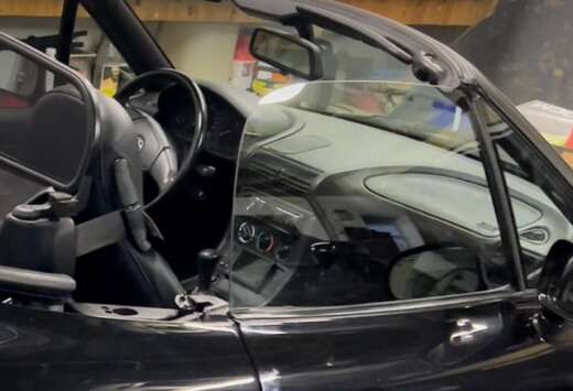 BMW roadster 1.8 is 1900cc motor