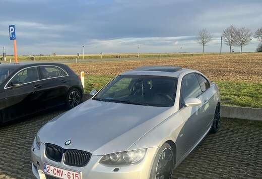 BMW BMW E92 320i Pack M