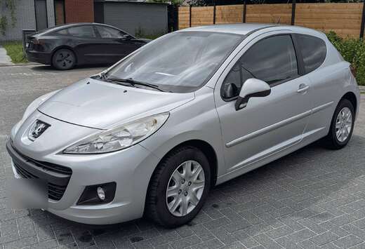 Peugeot 207  1.4i Access