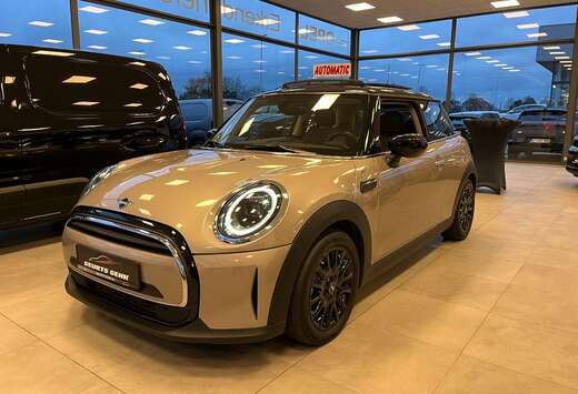MINI Mini Cooper met navi, panodak, verwarmde zetels.