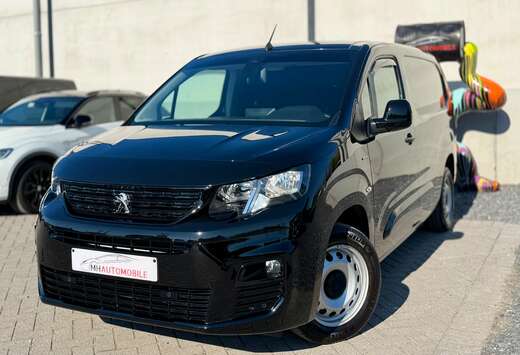 Peugeot 1.5 BlueHDi L2 Long Chassis 3 Places