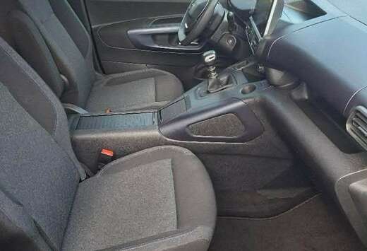 Peugeot 1.2 PureTech St. Allure AGC S&S (EU6.3)