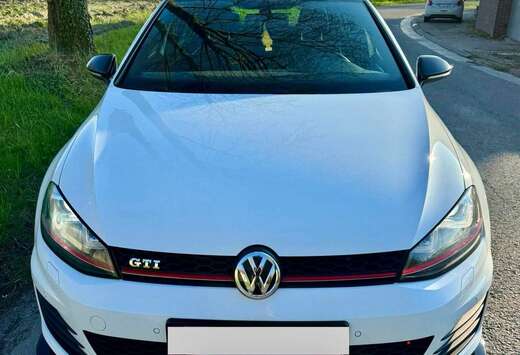 Volkswagen Golf 2.0 TSI