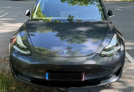 Tesla 75 kWh Long-Range Dual Motor