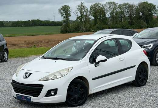 Peugeot 1.4i - Air co - Radio / CD - Garantie 12 mois