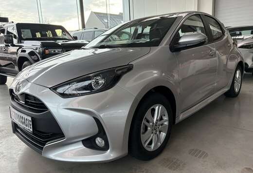 Toyota 1.5i VVT-i HYBRID AT/ NAVI / €17350+/ 26700k ...
