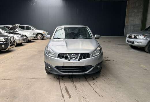 Nissan 2.0i 4WD Executive CVT EXPORT